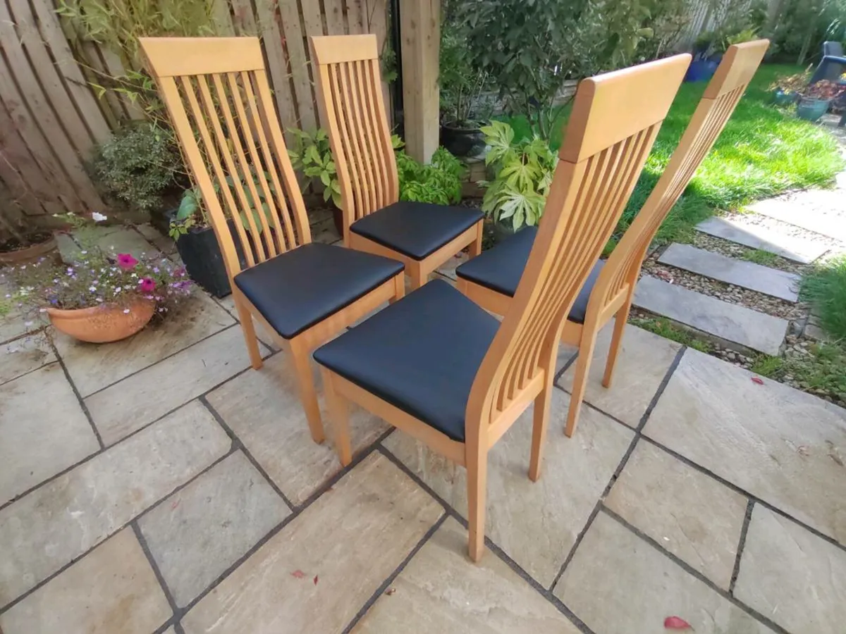 4 kitchen dining chairs - Image 1