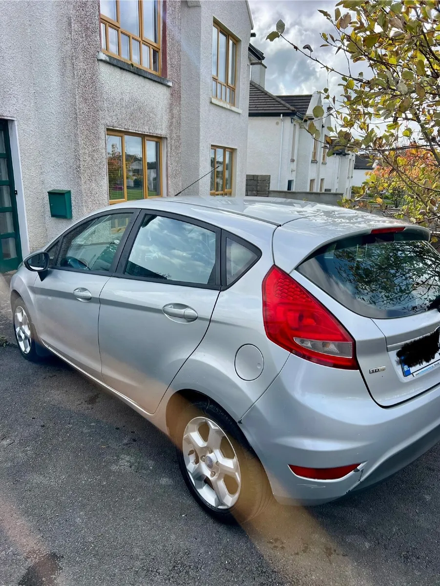 Ford Fiesta 2011 - Image 3
