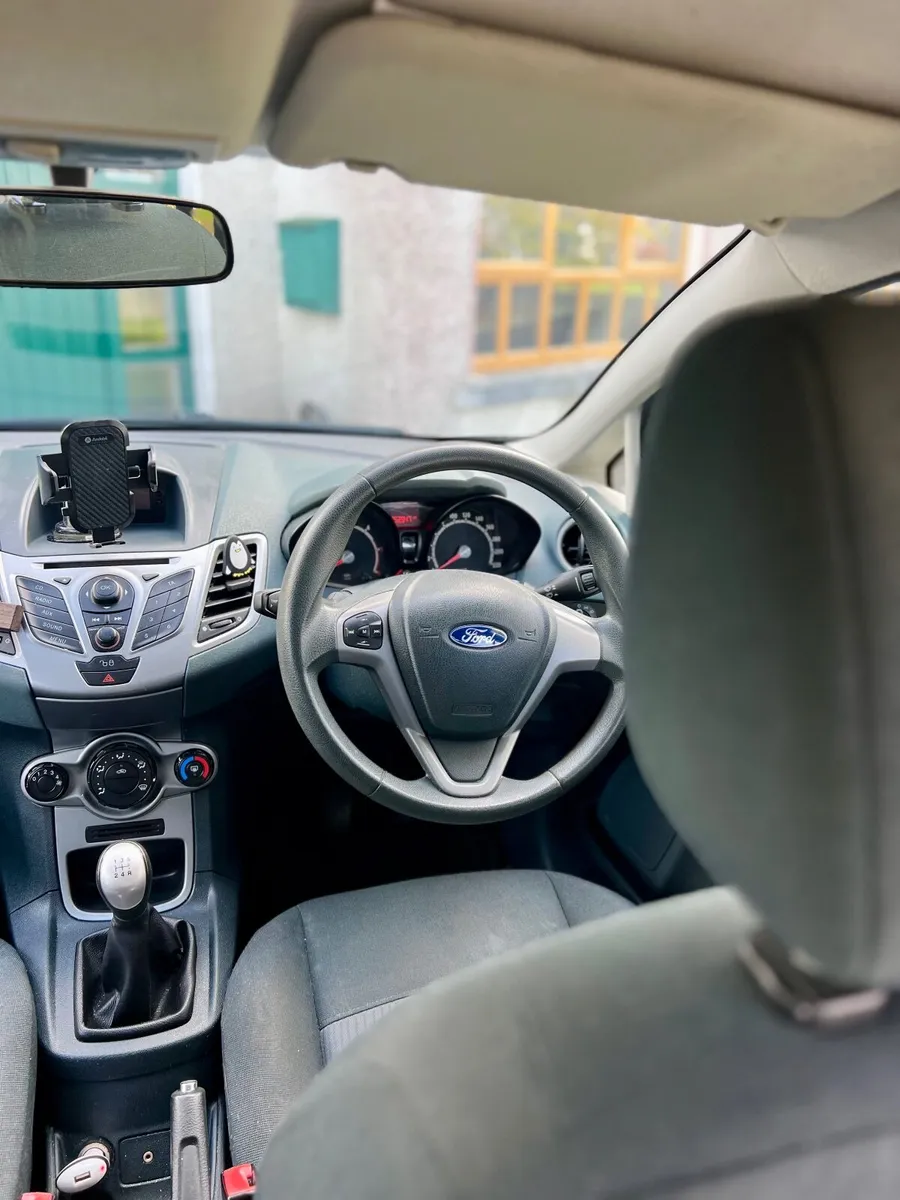 Ford Fiesta 2011 - Image 4