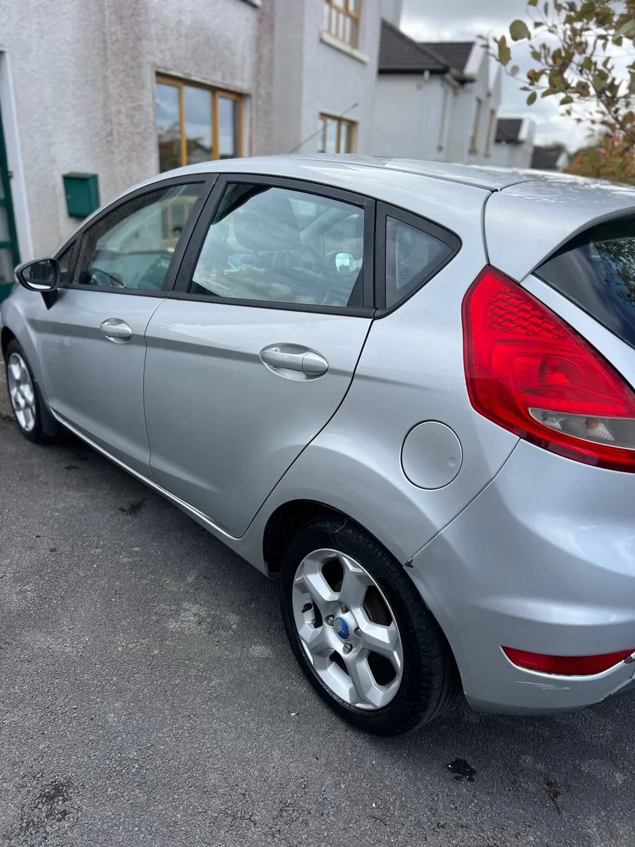 Ford Fiesta 2011 - Image 4