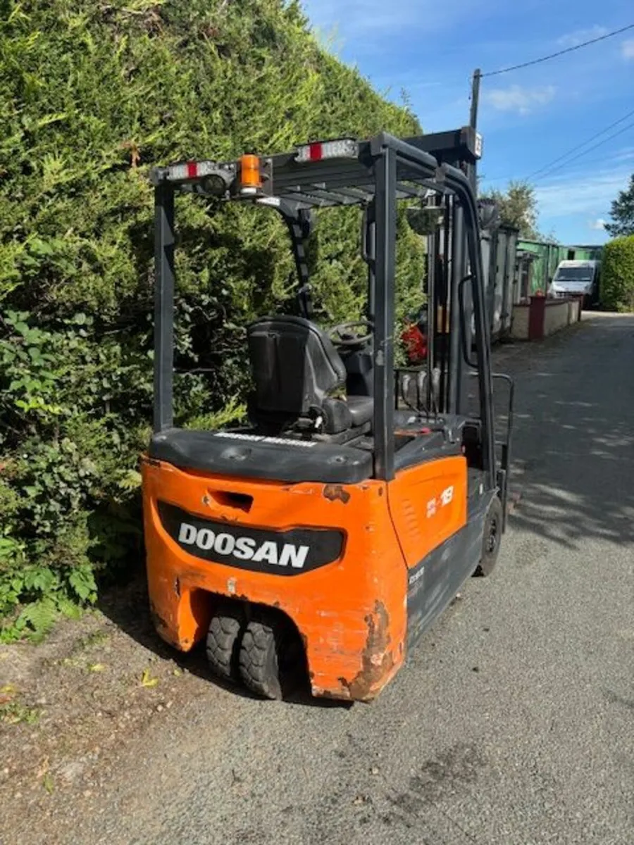 Doosan Forklift - Image 3