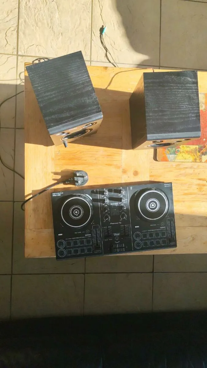 DJ equipment - Image 2