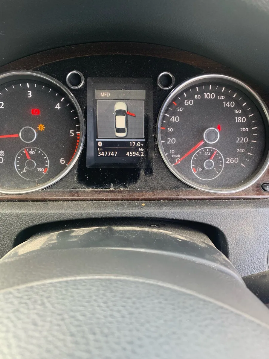 2014 2.0L volkswagen passatt - Image 4