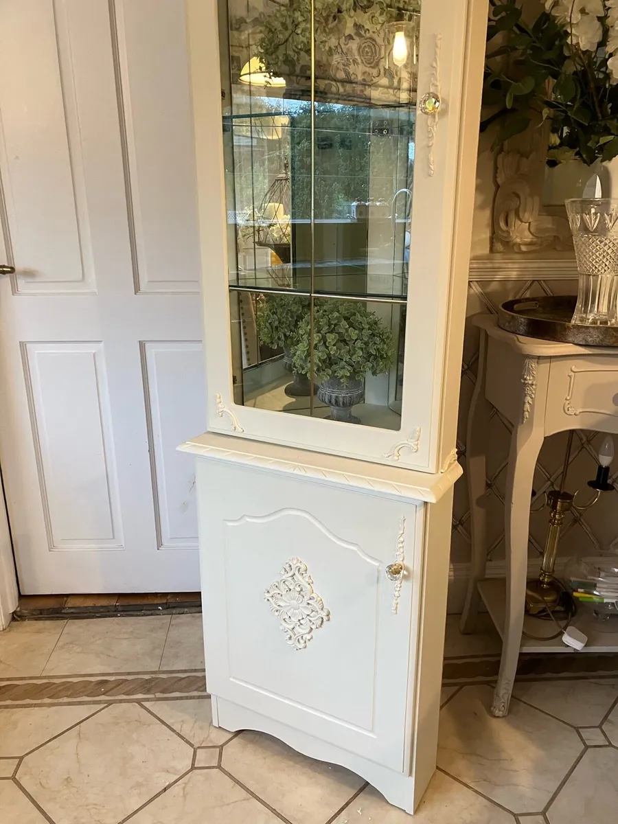 Corner display cabinet. - Image 4