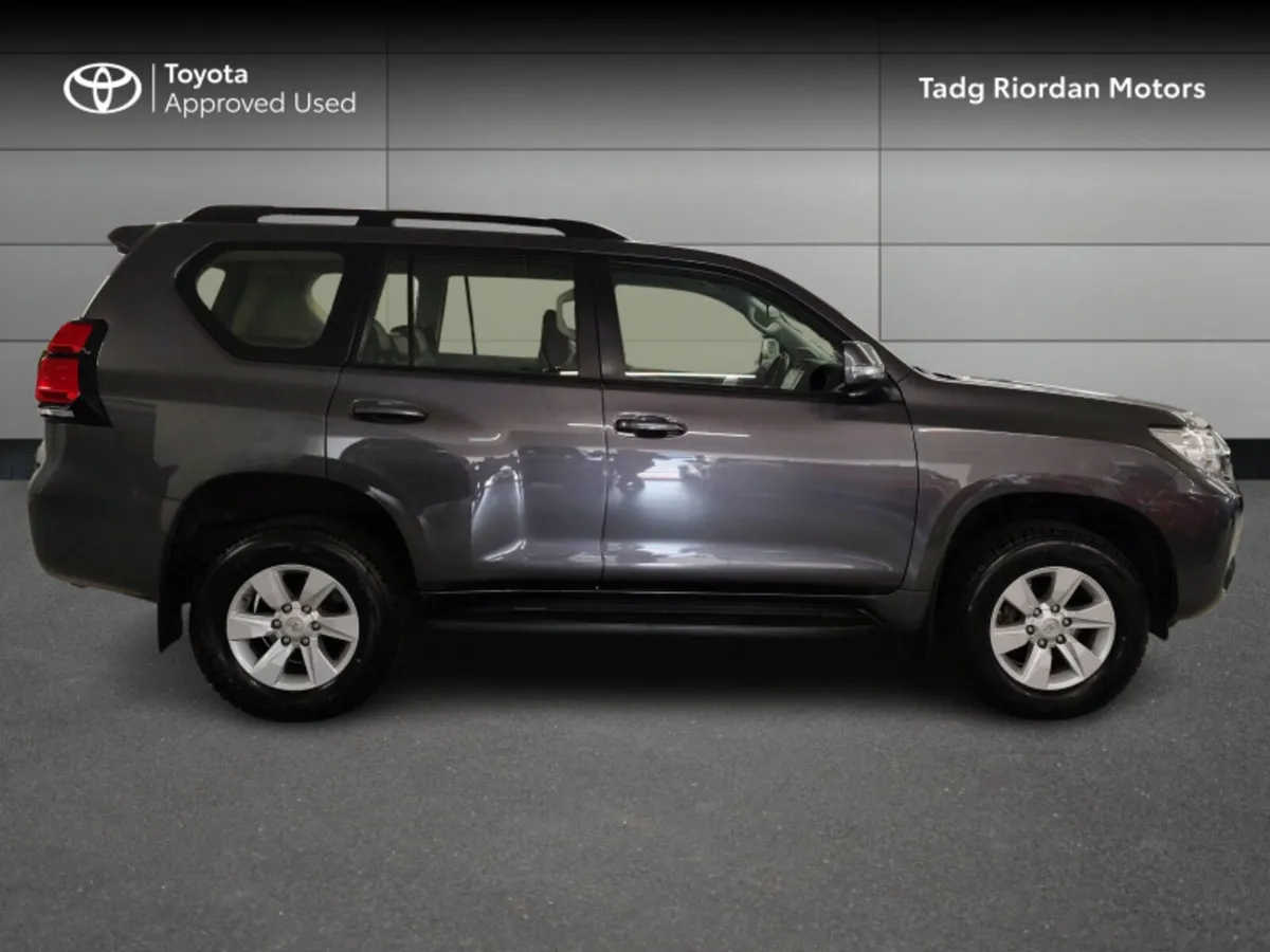 Toyota Land Cruiser LWB BUSINESS - Image 3