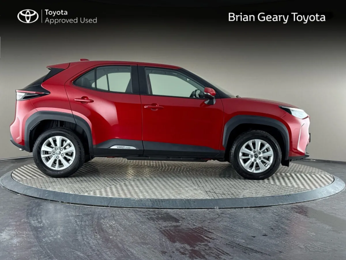 Toyota Yaris Cross HYBRID LUNA - Image 3