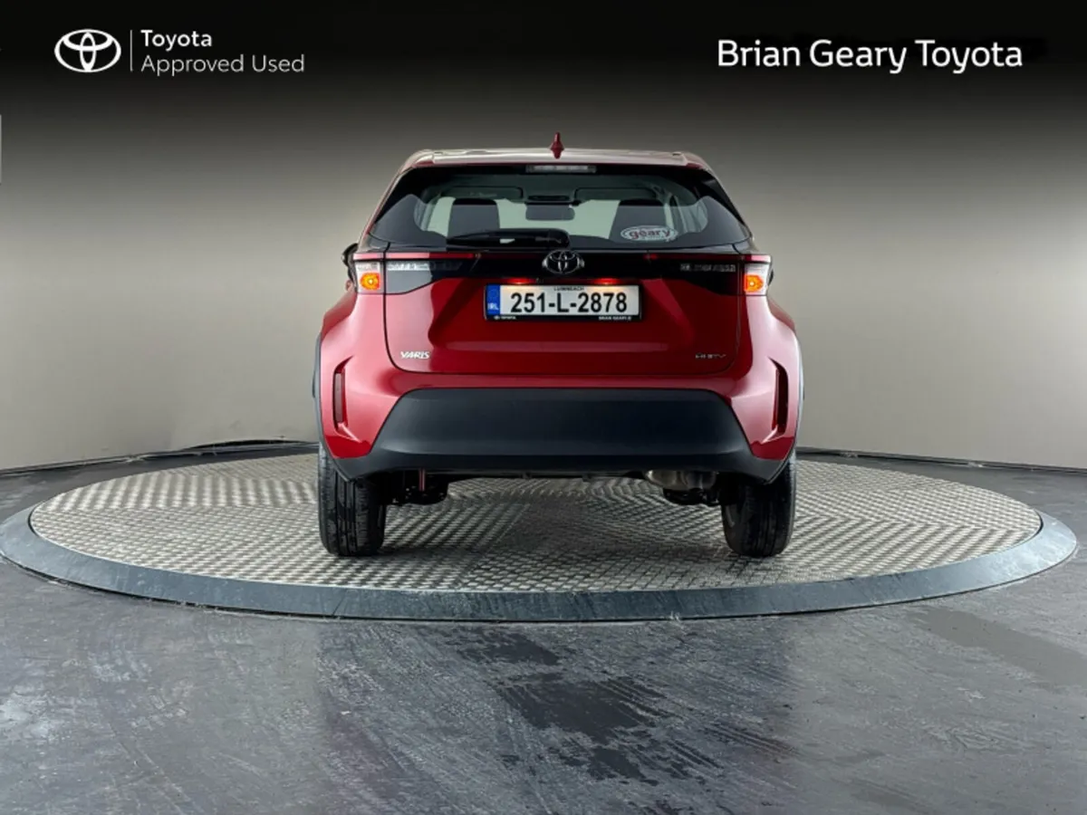 Toyota Yaris Cross HYBRID LUNA - Image 4