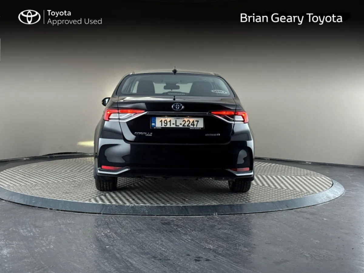 Toyota Corolla HYBRID LUNA - Image 4