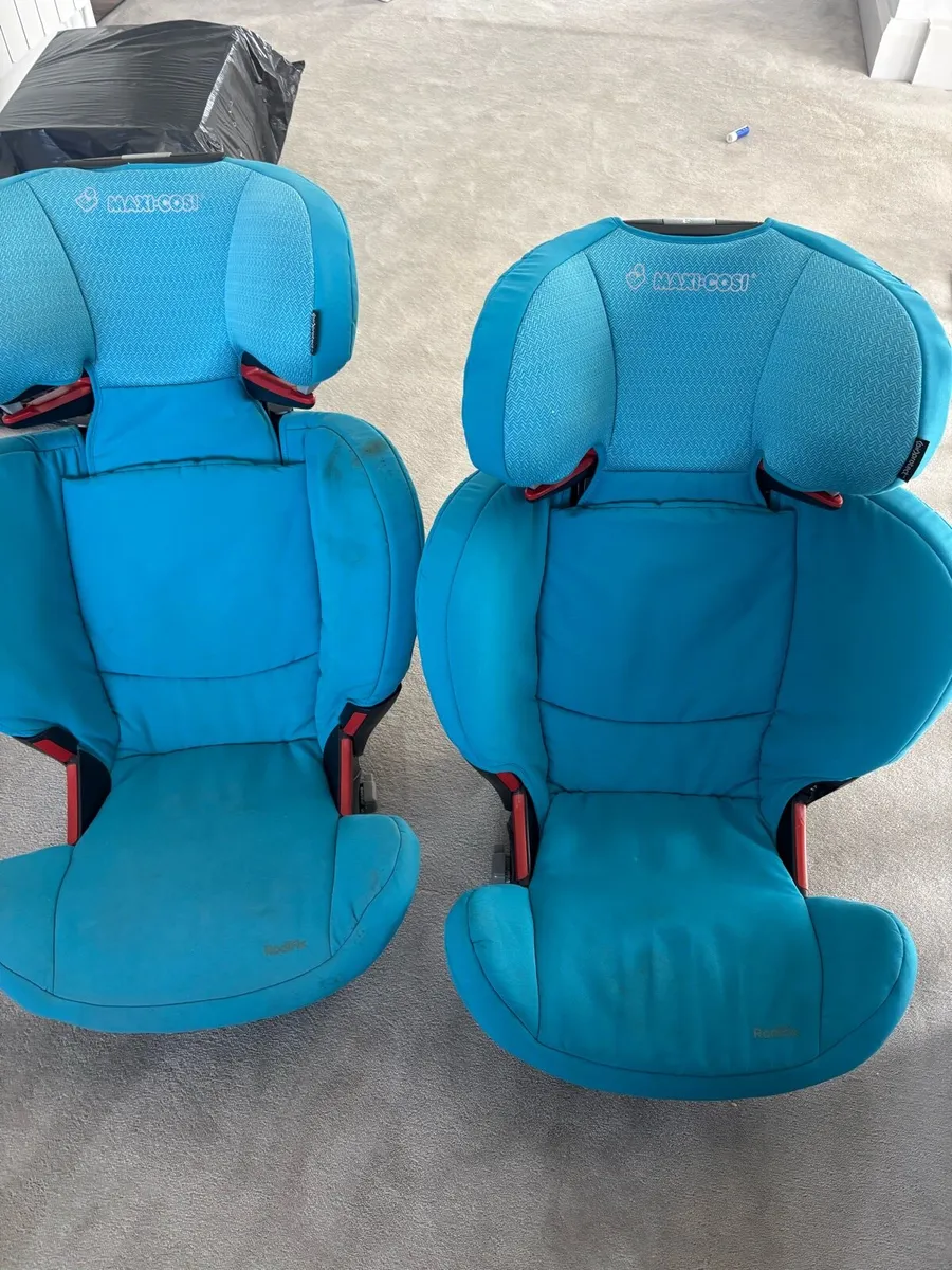 Maxi coat booster seats - Image 1