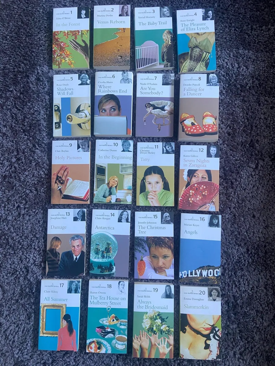 Selection of books - Image 1