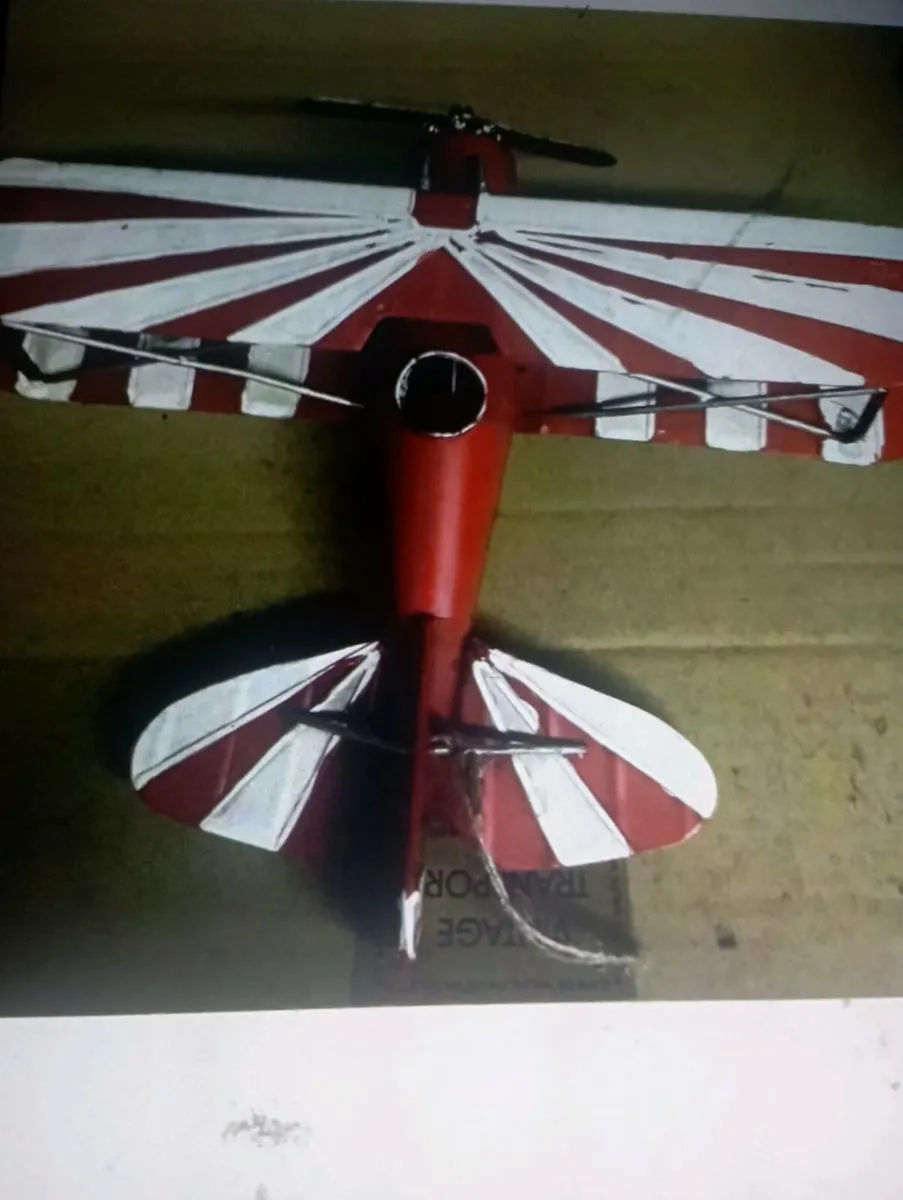 R ED  & WHITE BARON STEEL TIN PLANE - Image 1