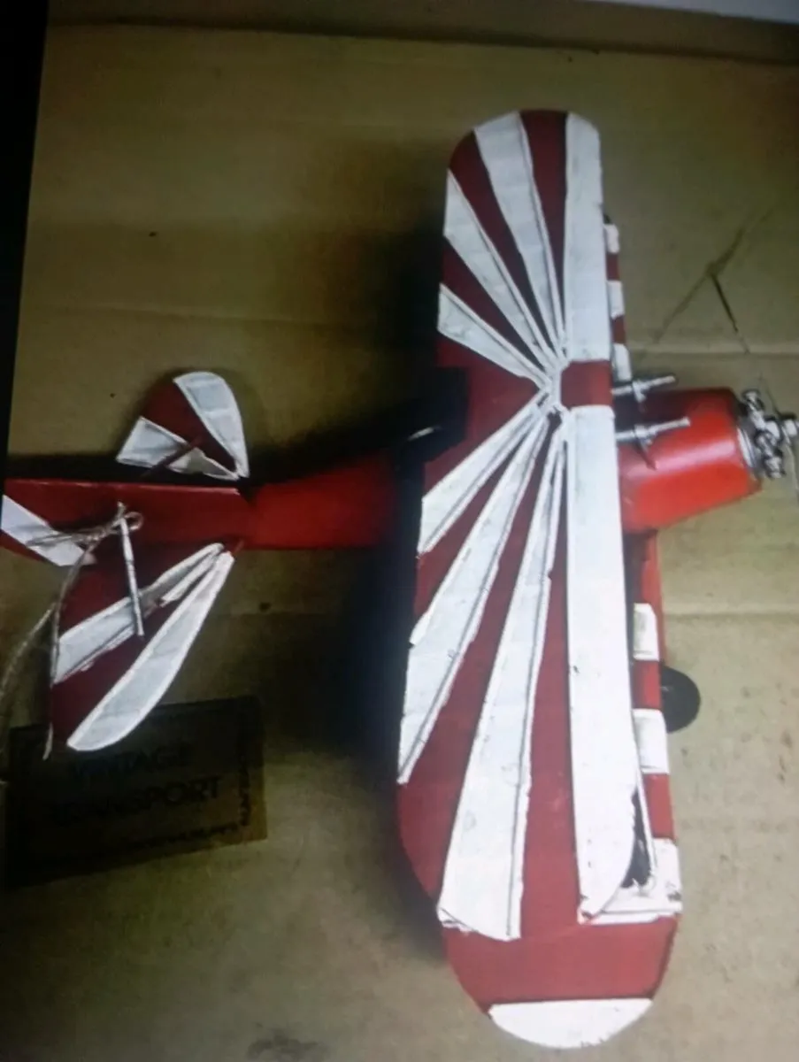 R ED  & WHITE BARON STEEL TIN PLANE - Image 2