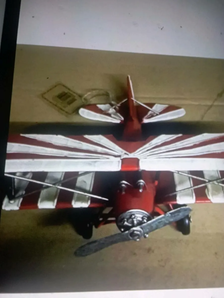 R ED  & WHITE BARON STEEL TIN PLANE - Image 3