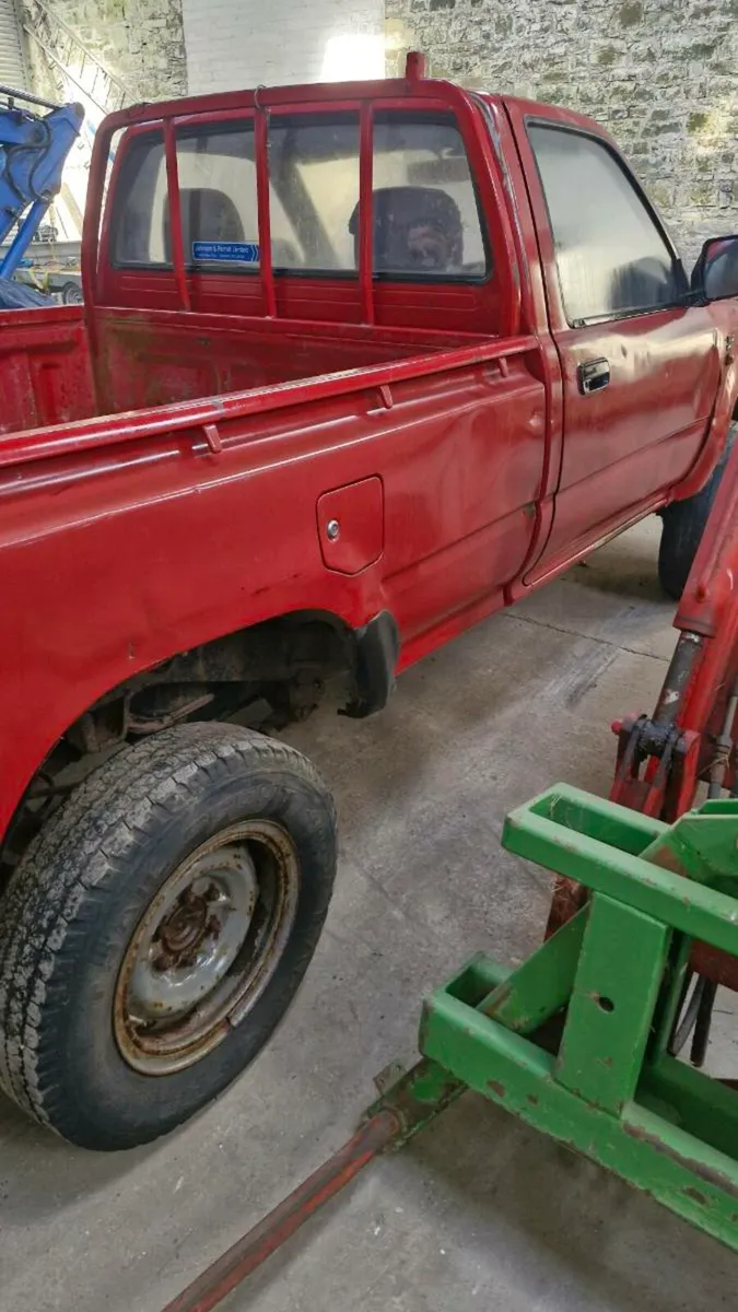 Toyota hilux - Image 3