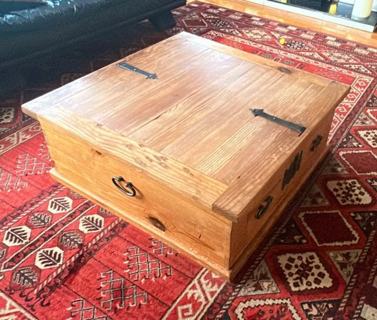 Solid wood chest/coffee table - Image 3