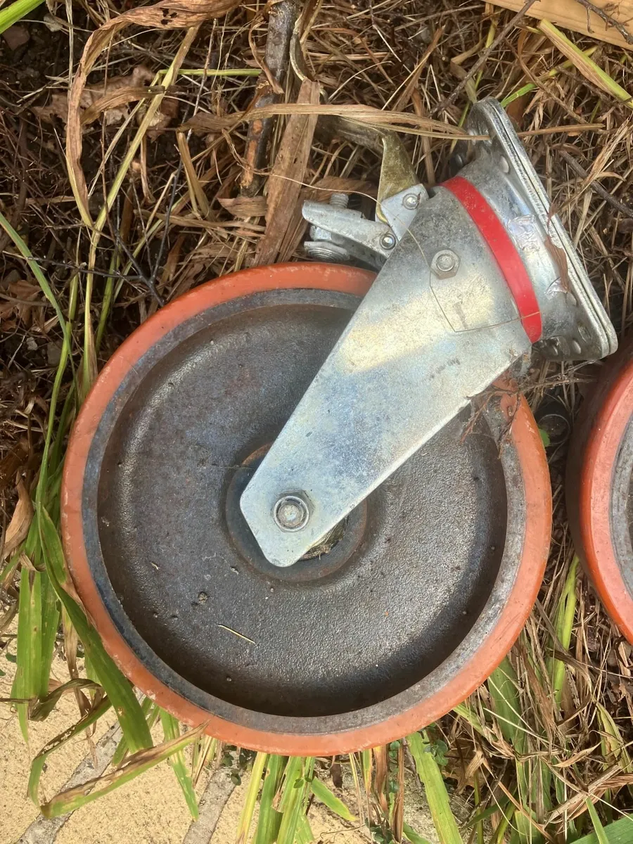 Castors with breaks - Image 1
