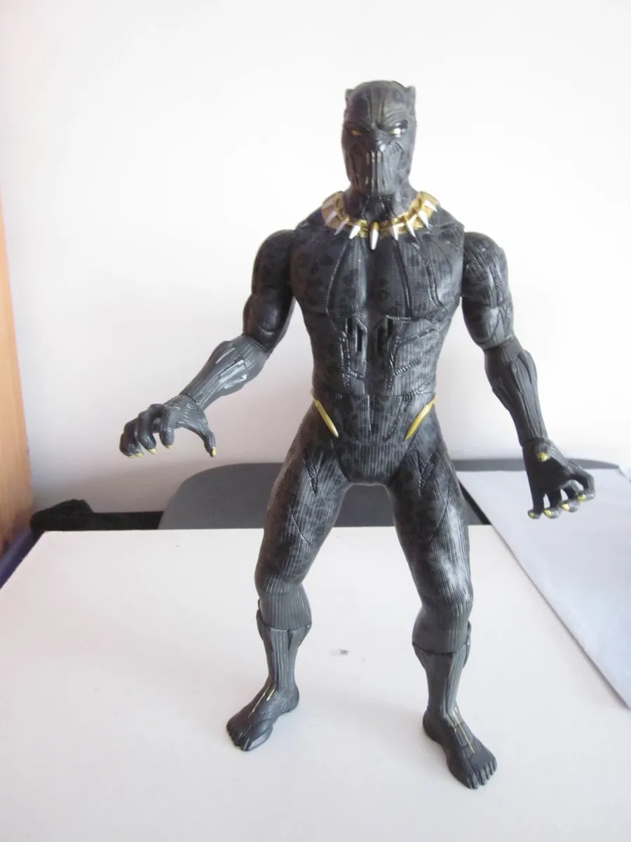 Marvel Black Panther Slash and Strike Figure 13" - Image 1
