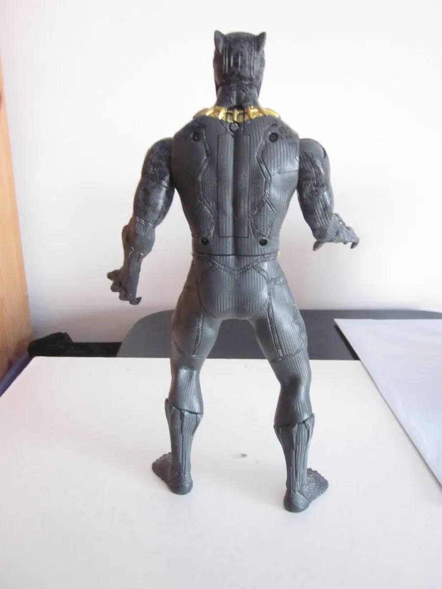 Marvel Black Panther Slash and Strike Figure 13" - Image 3