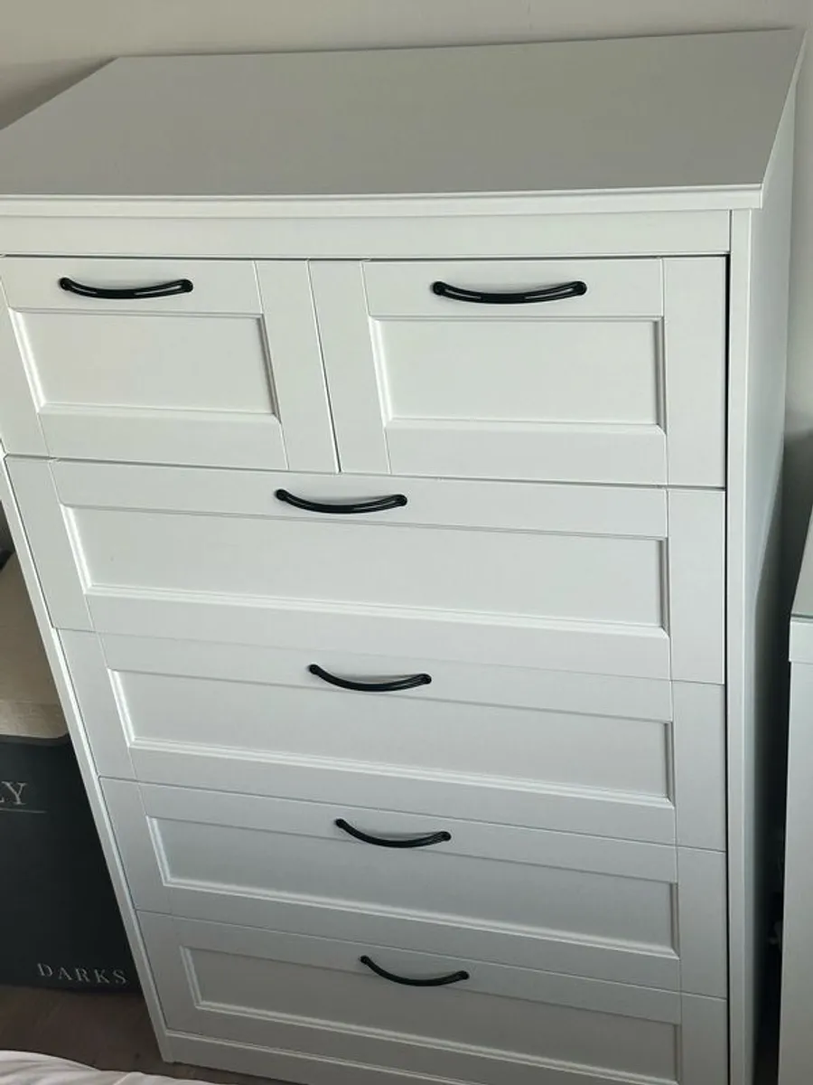 3 Bedroom chest of drawers - Image 1