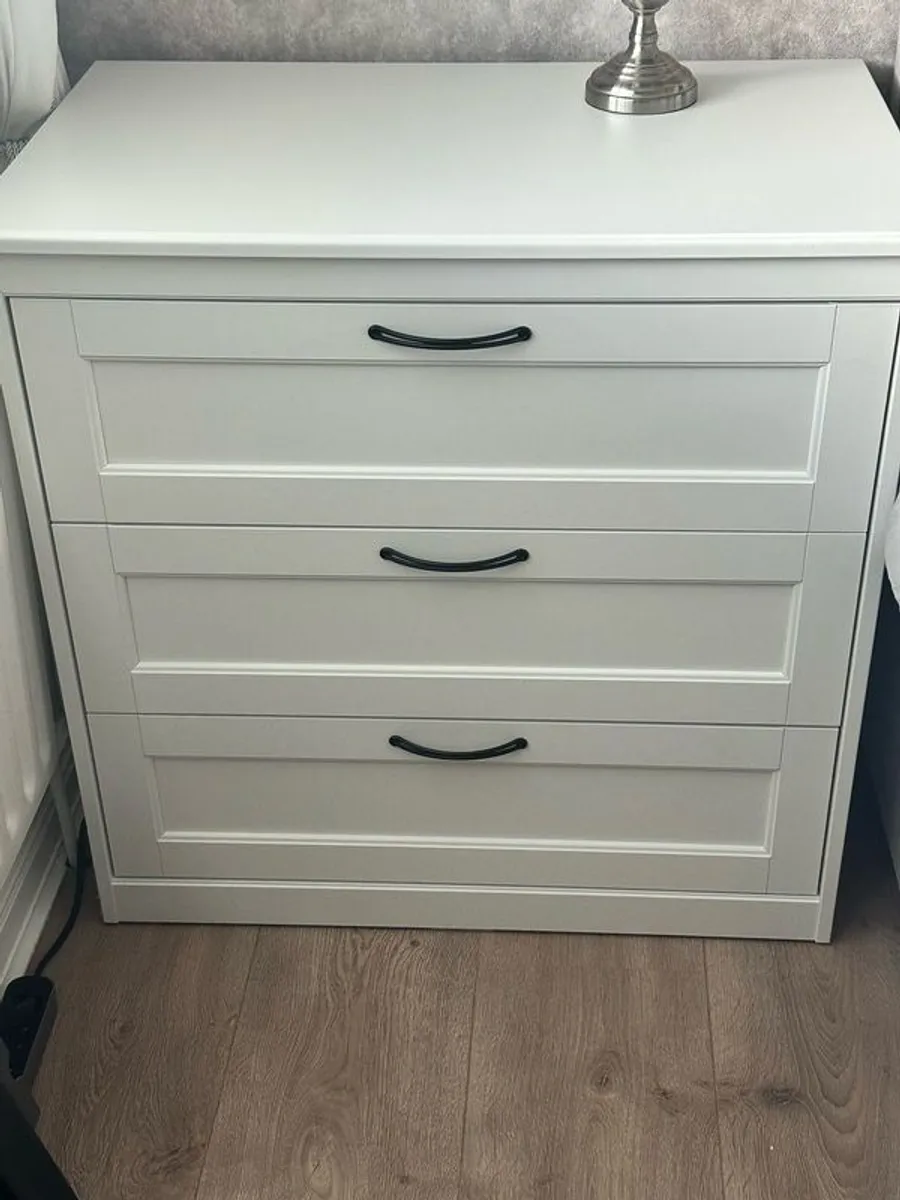 3 Bedroom chest of drawers - Image 2