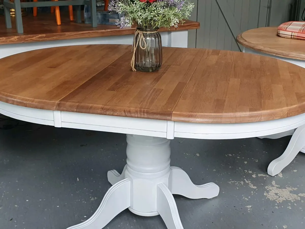 6 seater extendable solid oak - Image 1