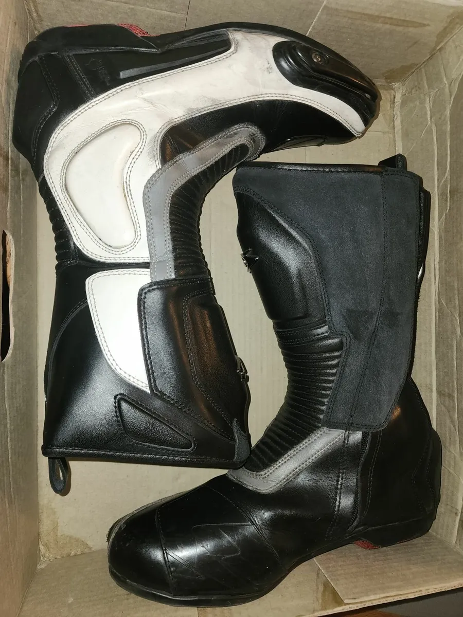 Motorcycle boots - Image 2