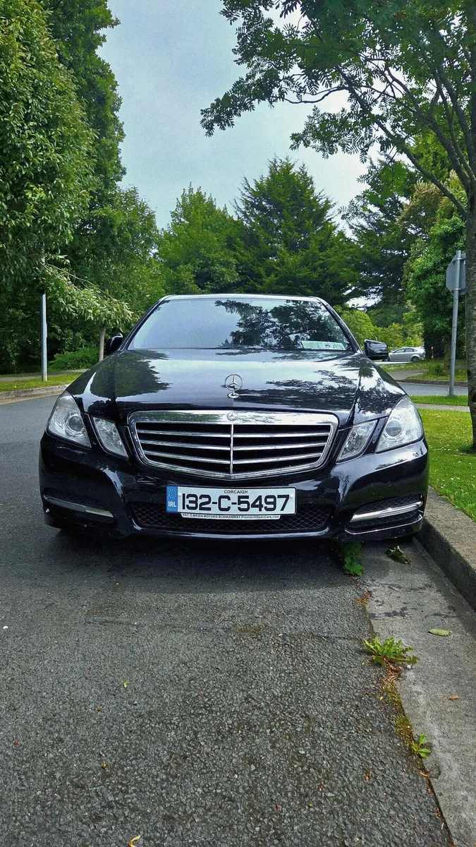 Mercedes-Benz E300 Hybrid - Image 2