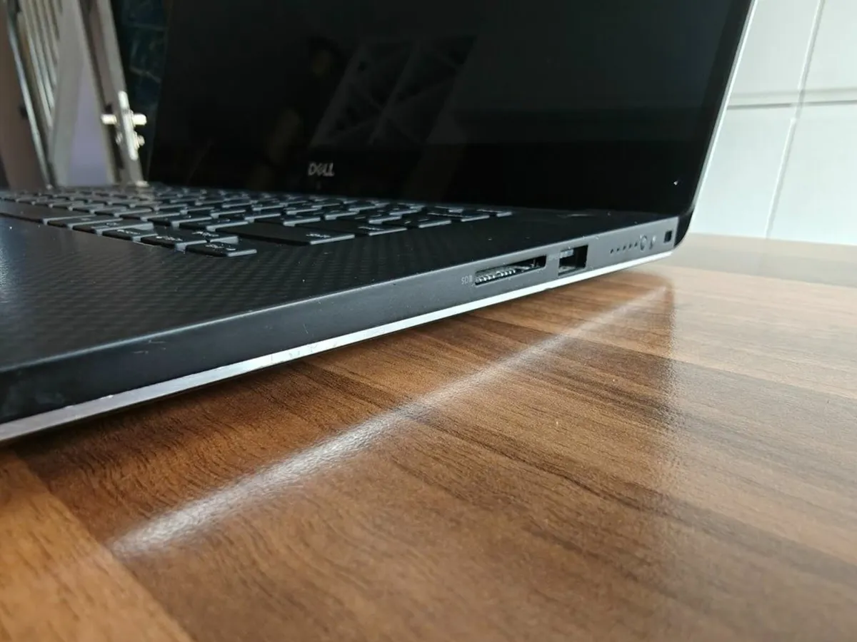 Dell Precision 5530 | i7 | 16GB | 512GB | 15.6" 4K - Image 3