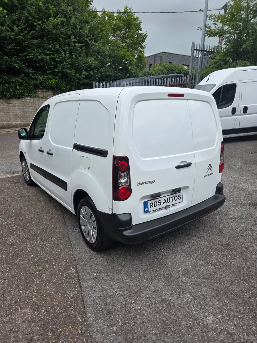 🔥17 BERLINGO 3SEATER🔥 - Image 4