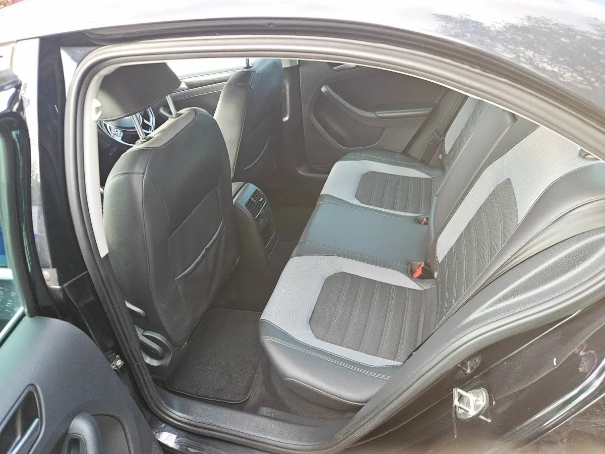 Volkswagen jetta - Image 1