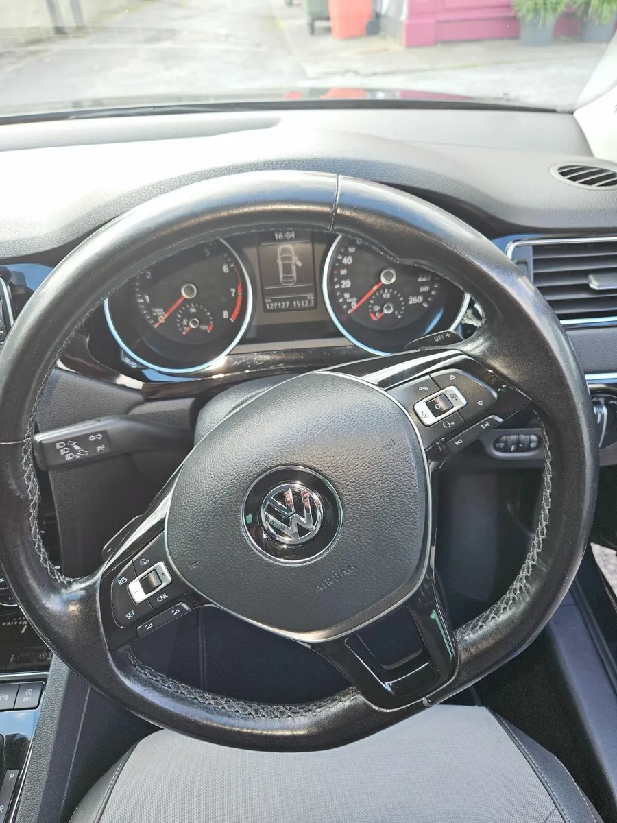 Volkswagen jetta - Image 3