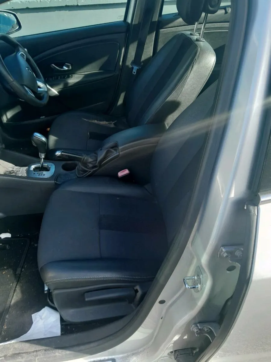 Car - Image 2