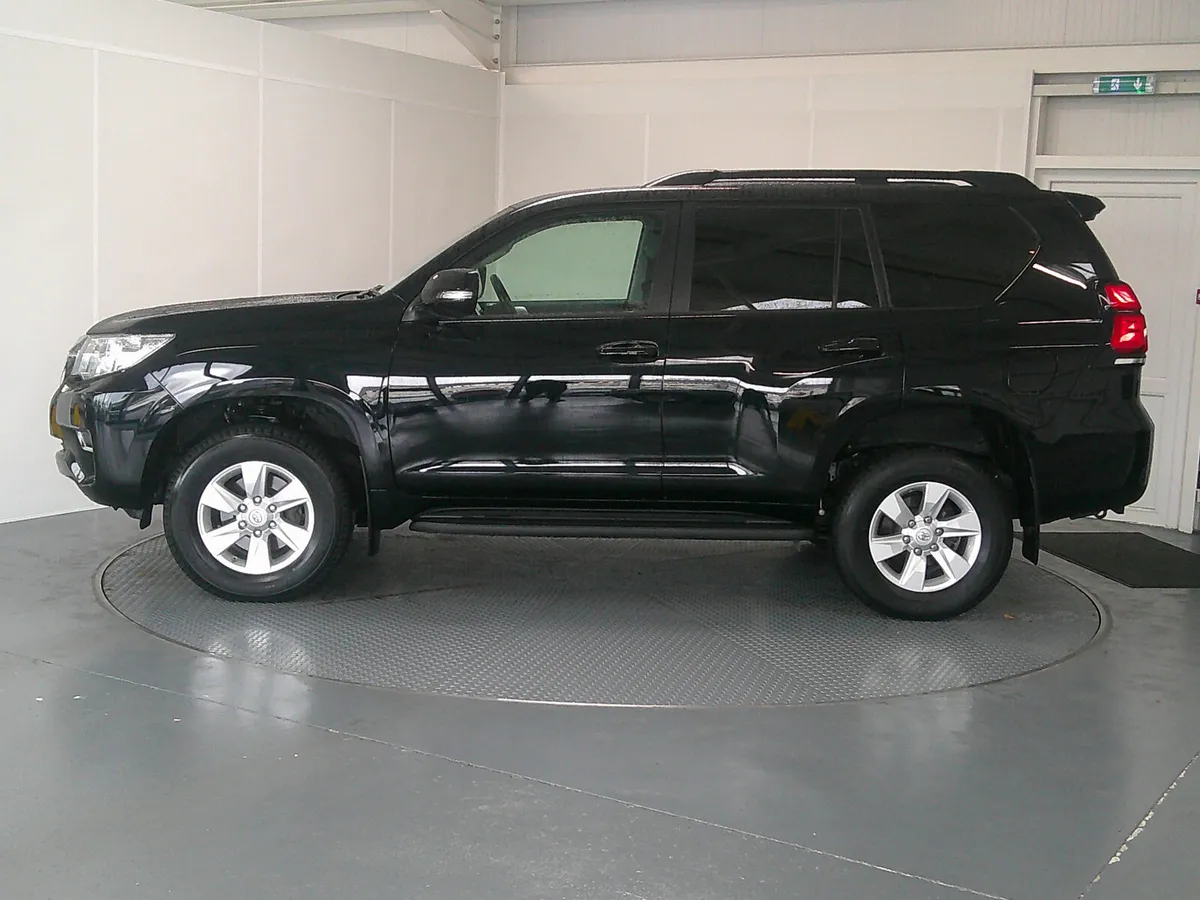 Toyota Land Cruiser 2024 - Image 4