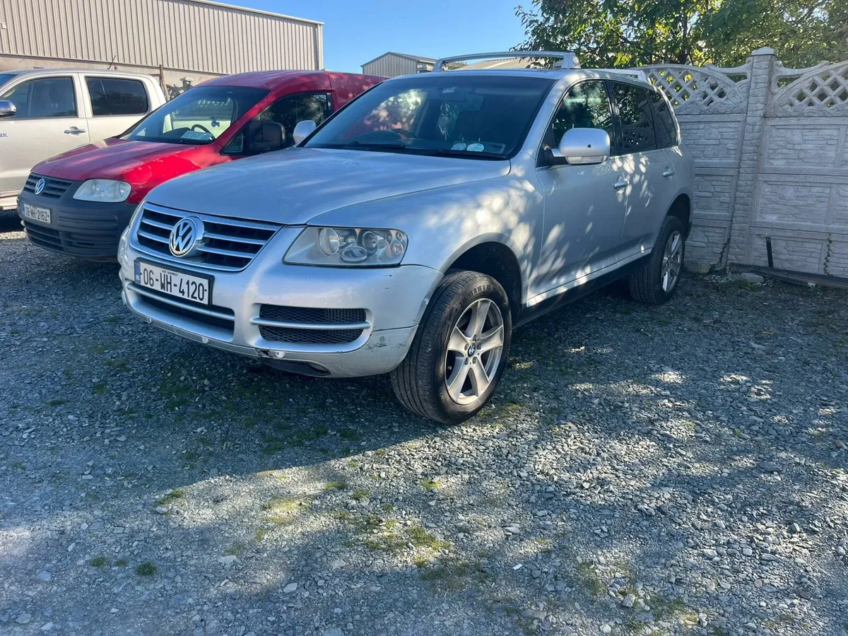 2006 Volkswagen Touareg 2.5 commercial - Image 1