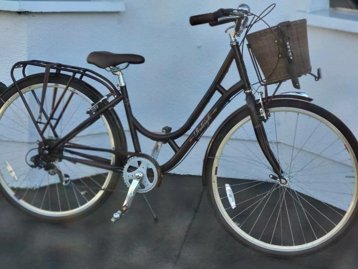 LADIES RALEIGH CAMEO BIKE N BASKET LIKE NEW - Image 1