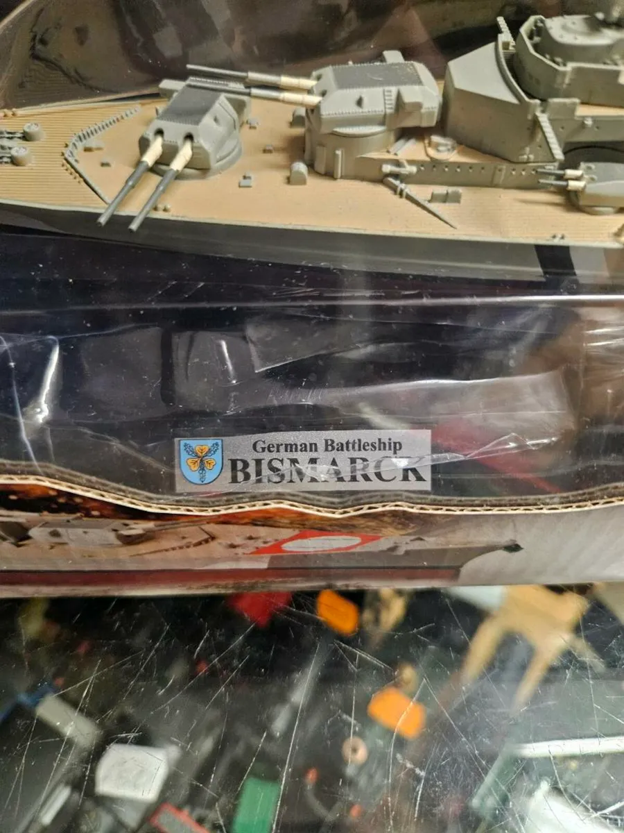 Corgi Forces of Valor German WW2 Bismarck Battlesi - Image 3