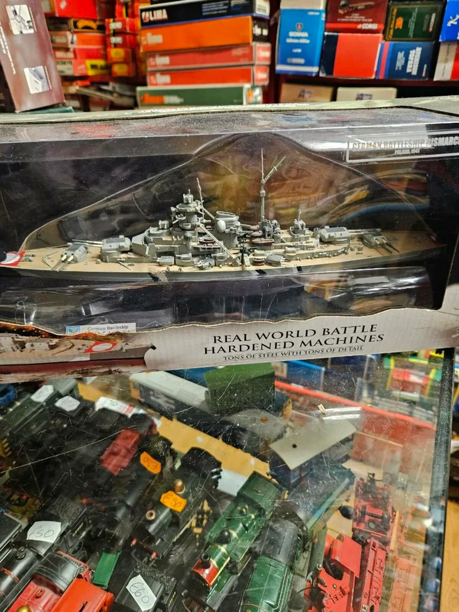 Corgi Forces of Valor German WW2 Bismarck Battlesi - Image 4