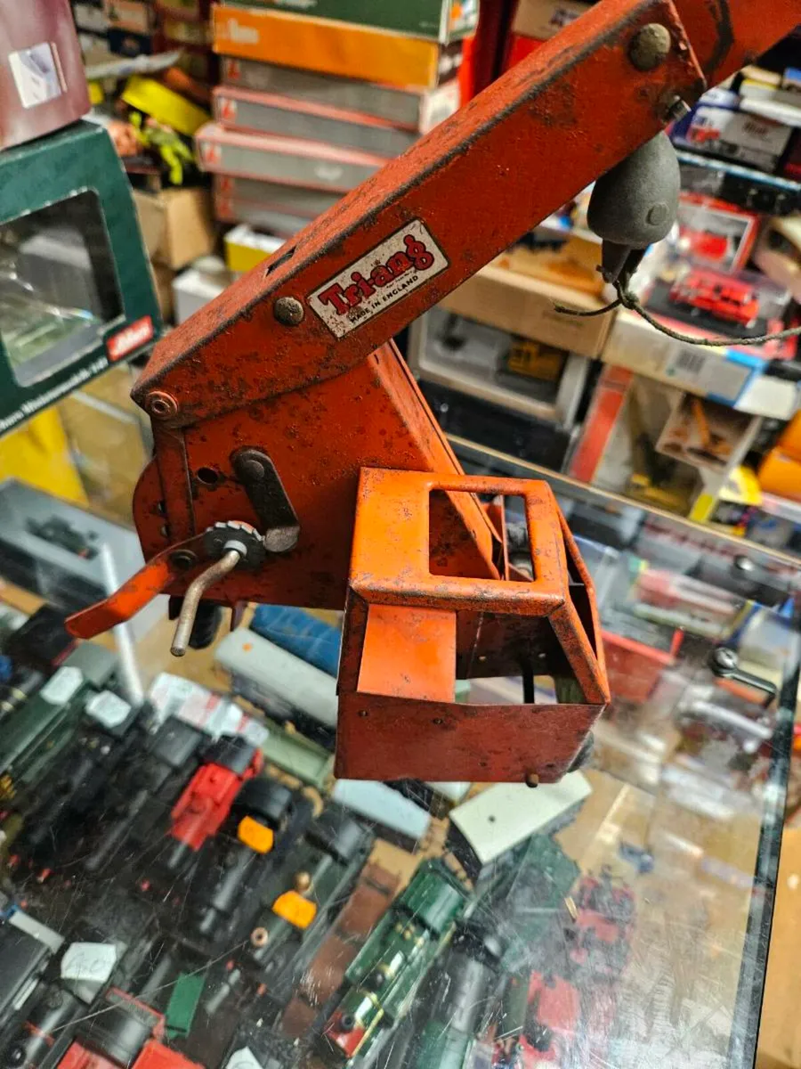 Vintage Triang Pressed Steel Crane - Image 2