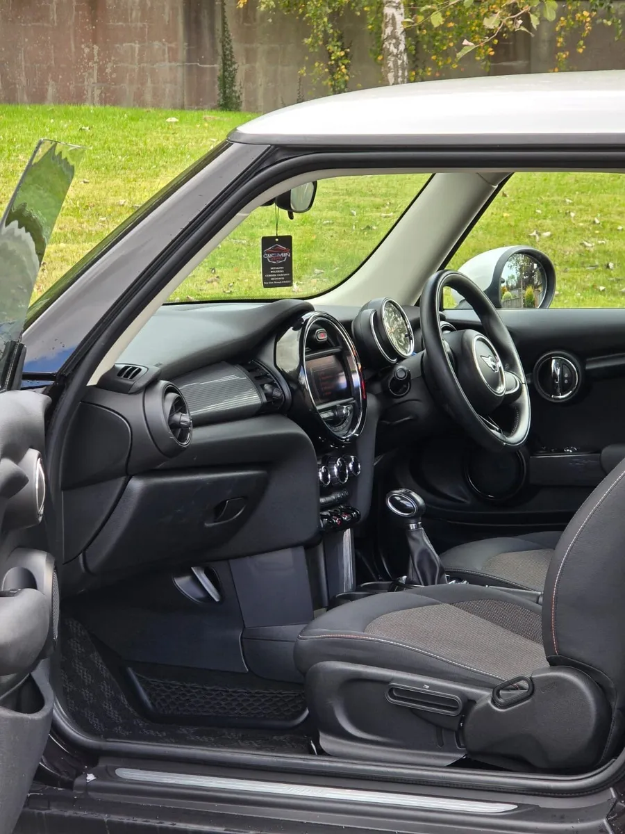 Automatic Mini Cooper 38 000 miles NCT 06/27 - Image 4