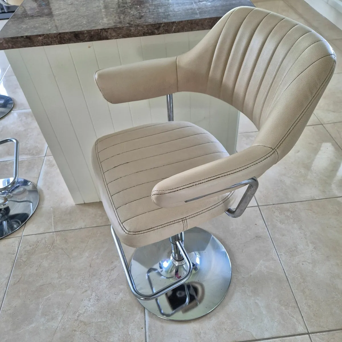 Bar stools - Image 1