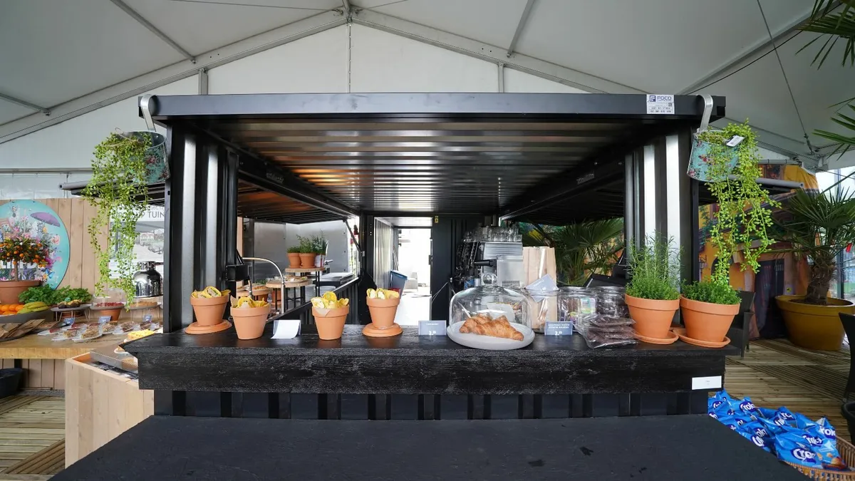 Container Coffee Shop  8x2 m RAL 9005 - Image 1