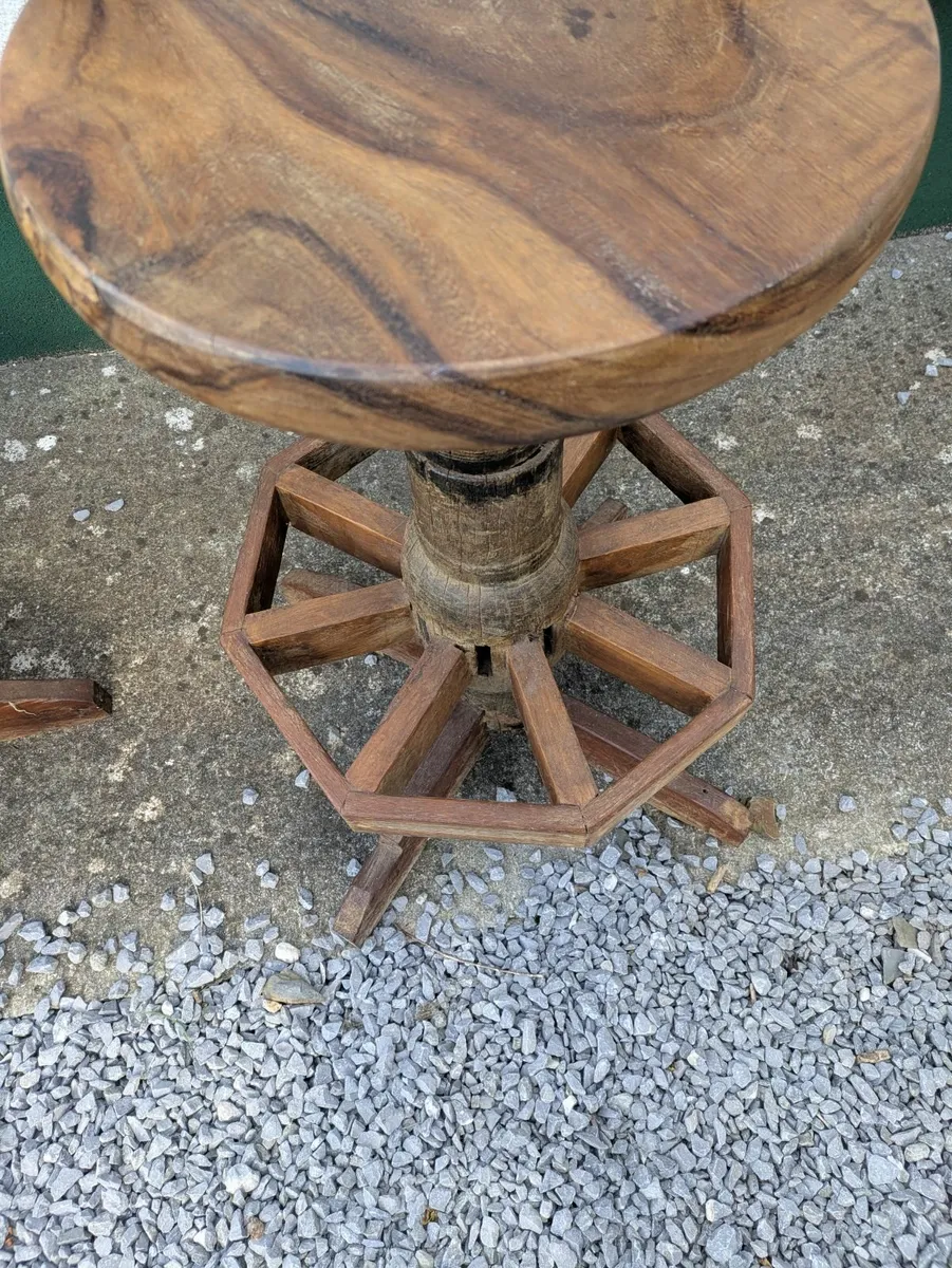 Two bar stools in good condition - Image 4