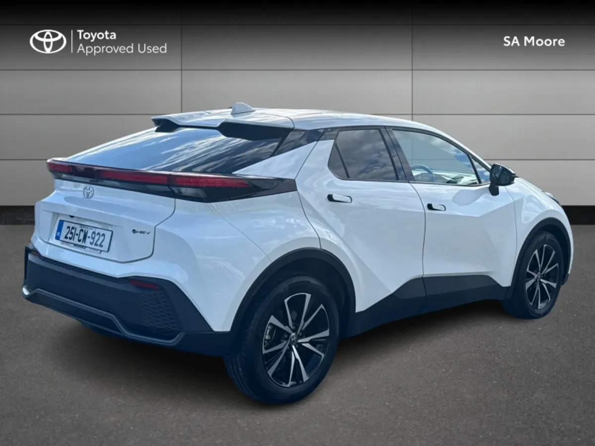 Toyota C-HR HYBRID SPORT - Image 2