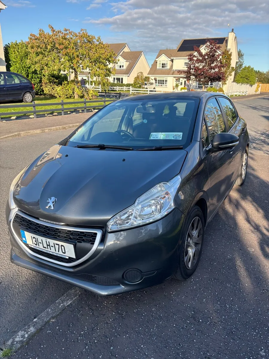 Peugeot 208 - Image 1