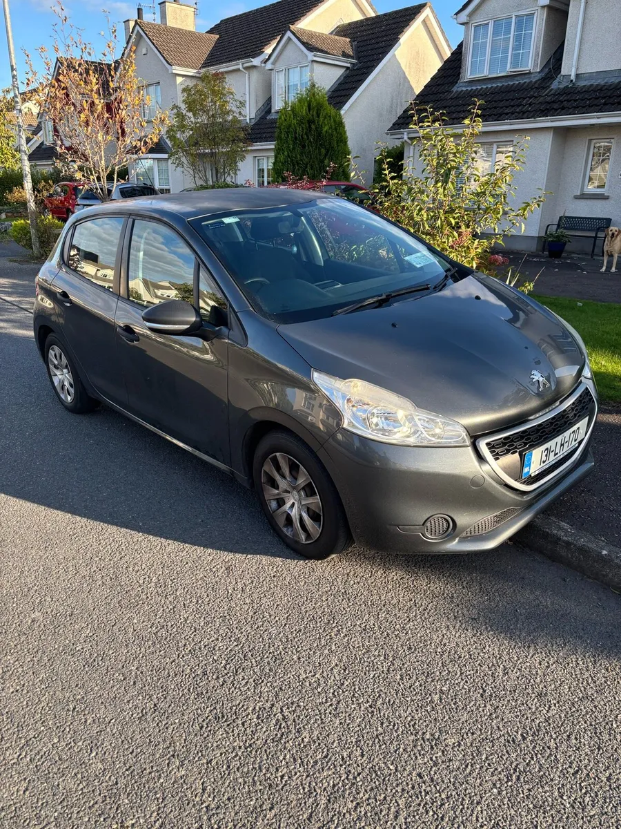 Peugeot 208 - Image 2
