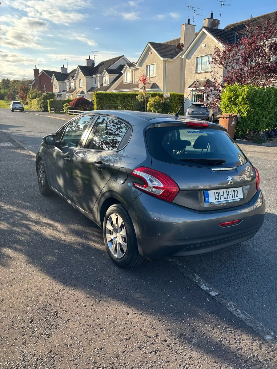 Peugeot 208 - Image 4