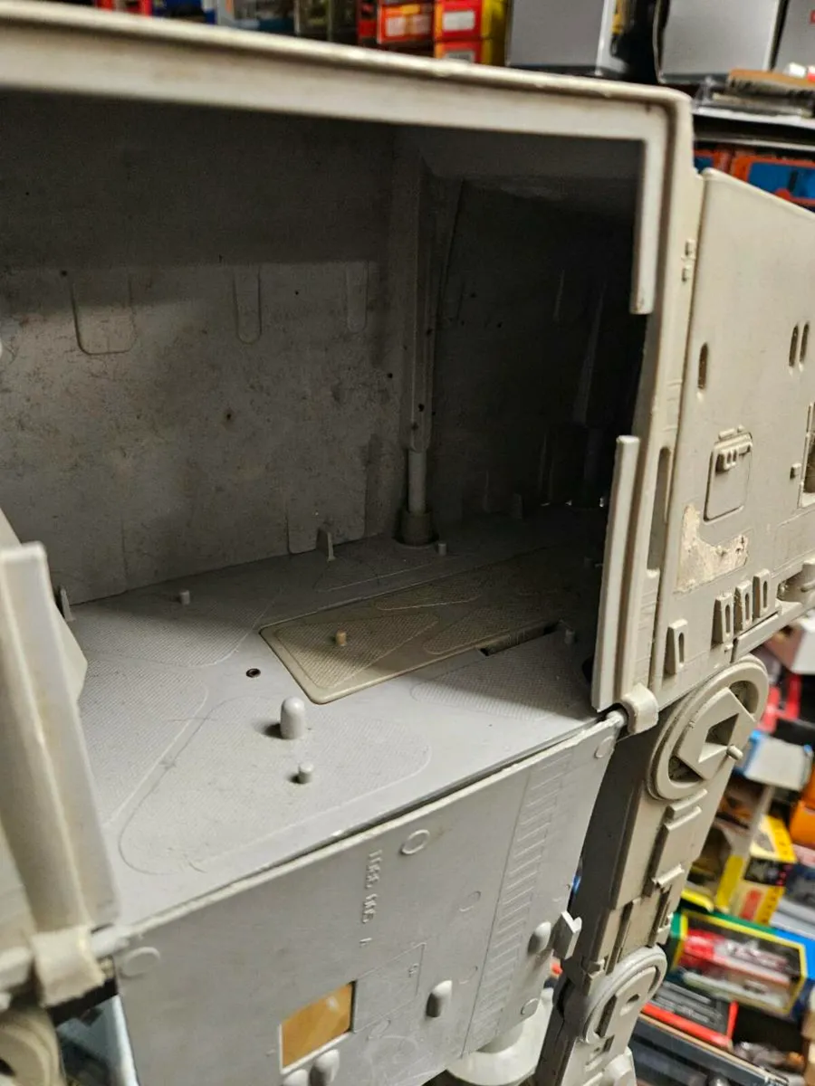 Vintage Star Wars AT AT Boxed - Image 4