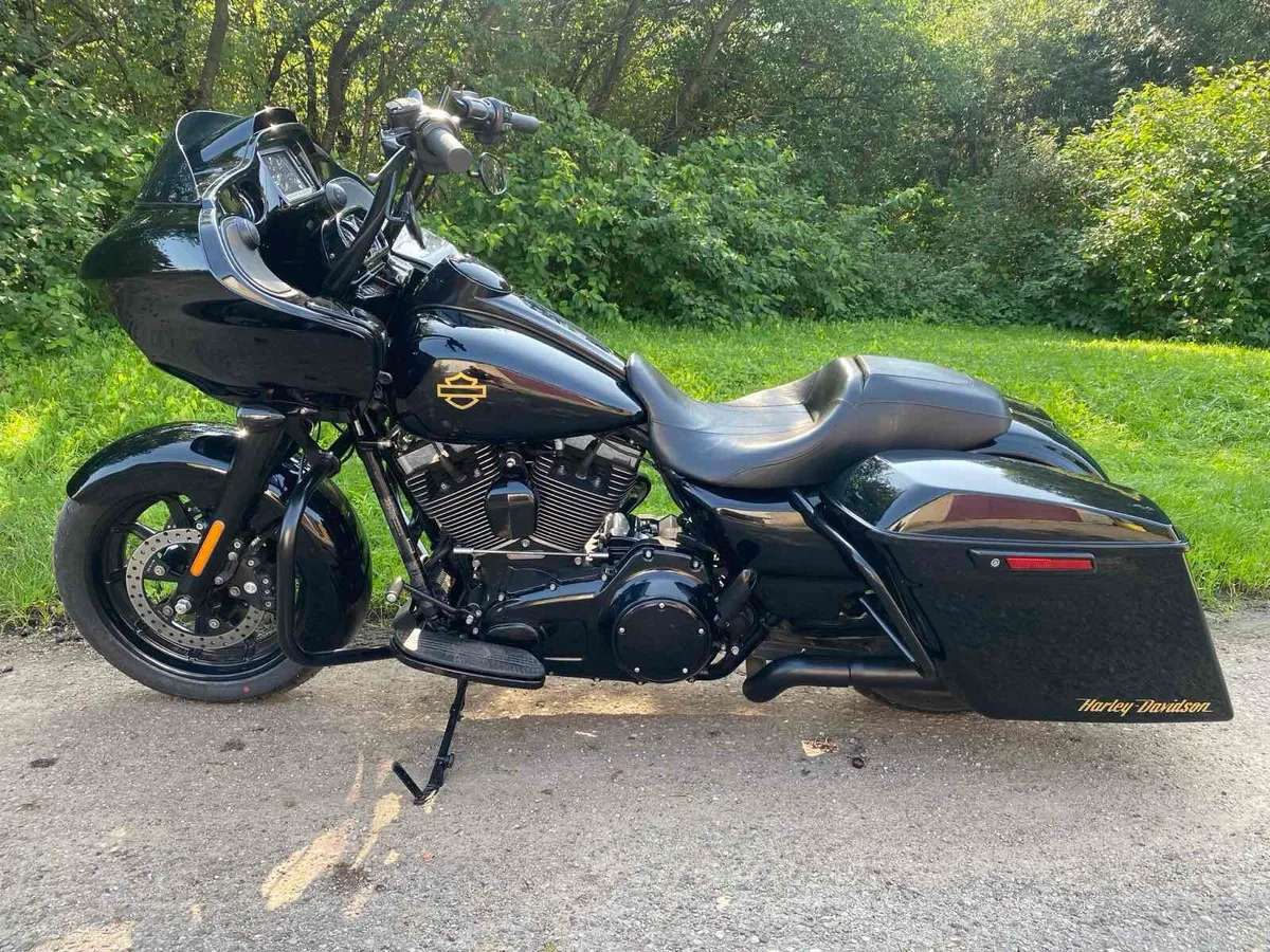 HARLEY DAVIDSON ROAD GLIDE SPECIAL - Image 1