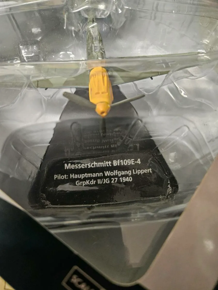 Corgi Oxford German WW2 Me109 Fighter - Image 3