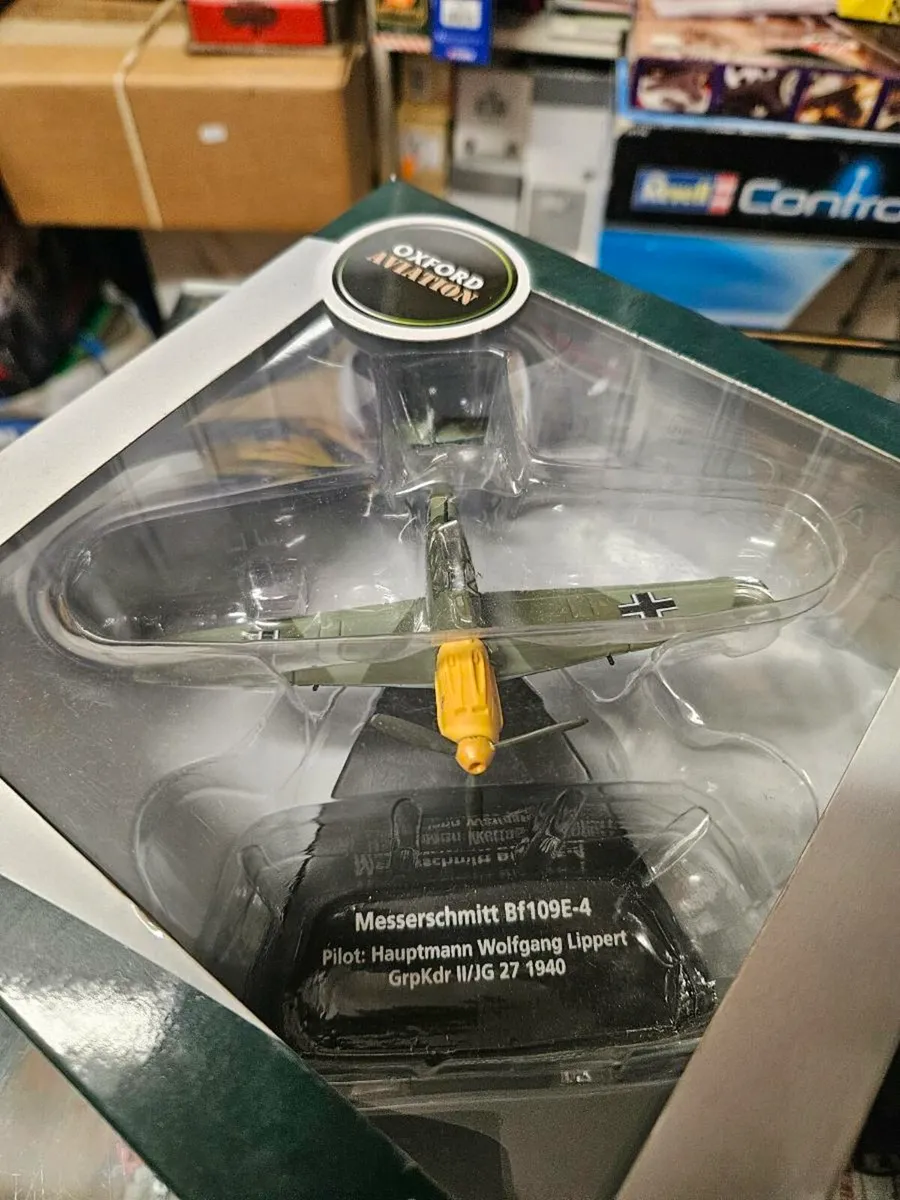 Corgi Oxford German WW2 Me109 Fighter - Image 4